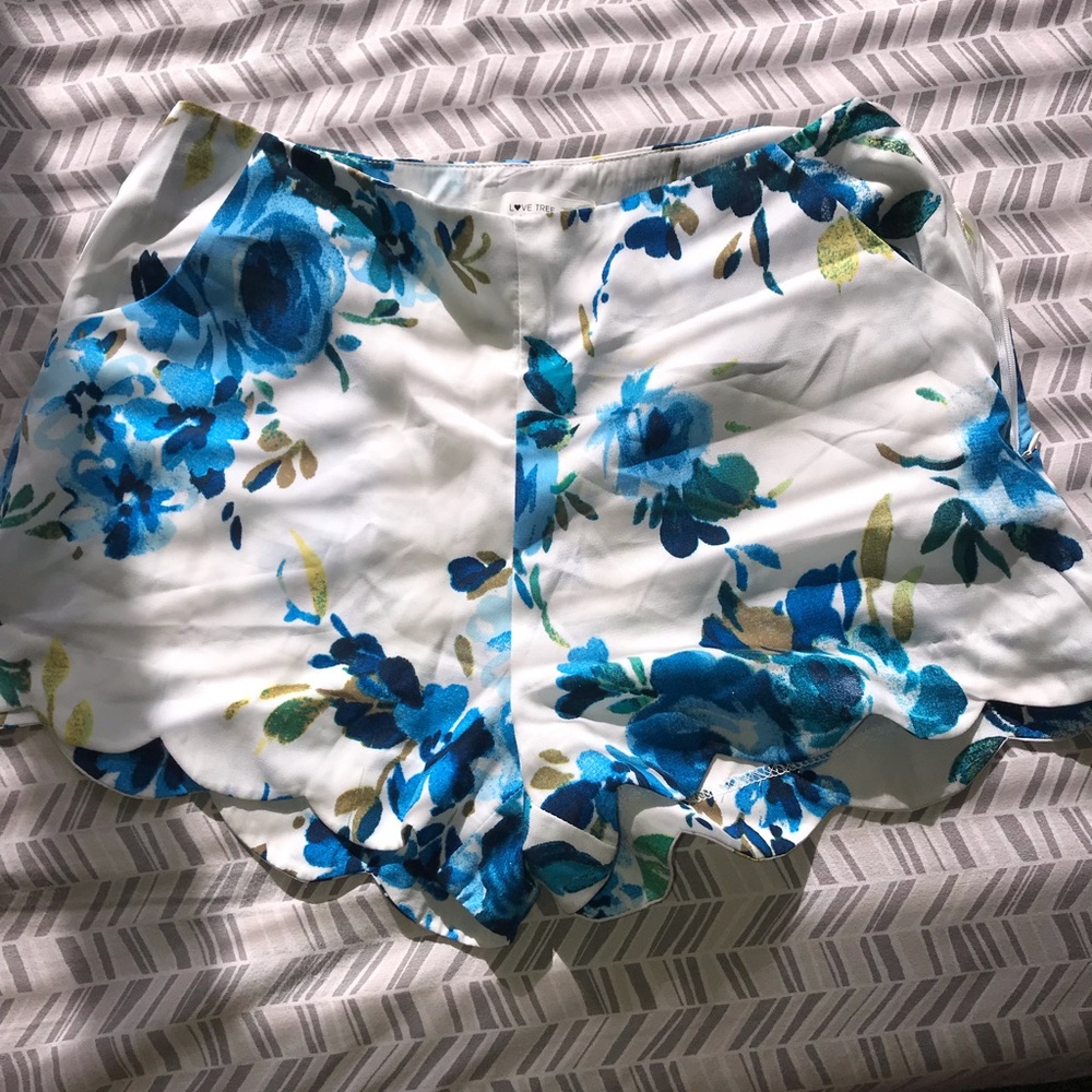 Floral shorts with pockets
